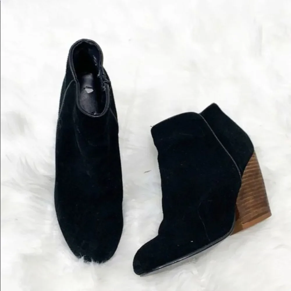 URBAN OUTFITTERS Ecote Black Stacked Heel Bootie